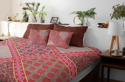 Boho Chic Bed Sheet Set – Vibrant Geometric and Floral Pattern