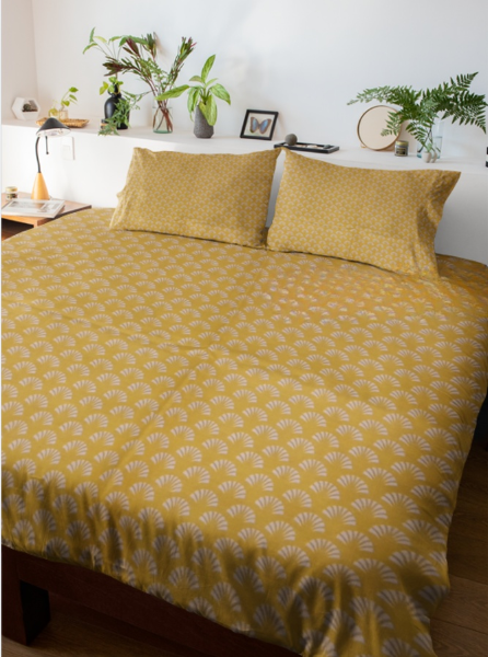 Yellow Fan Pattern King Size Cotton Bedsheet - Breathable Comfort and Style